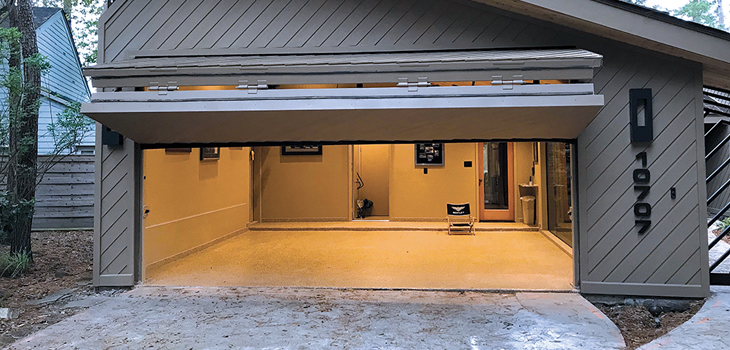 Vertical Bifold Garage Door Repair in Sun Valley 